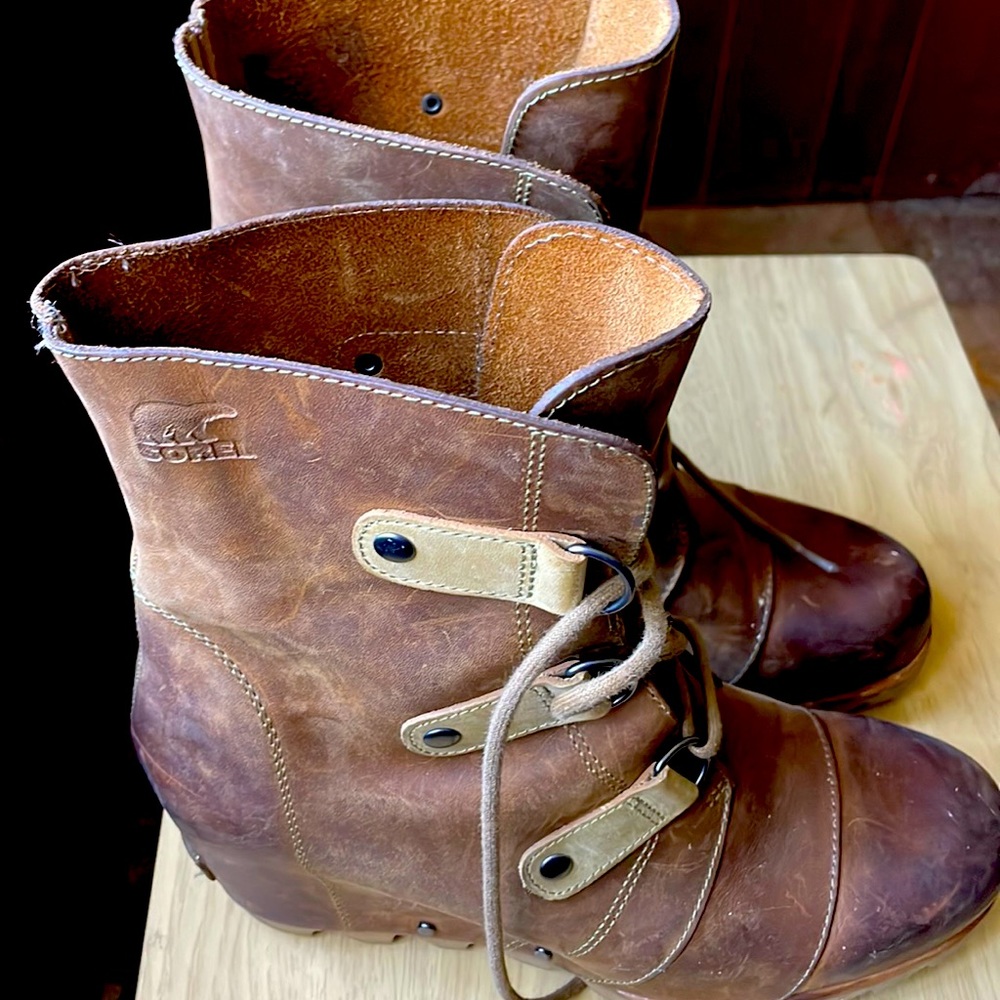 SOREL Platform Heel Boots